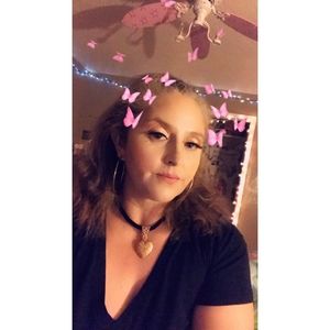 Meet your Posher, Adi